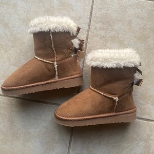 Toddler Boots with Bows on the back